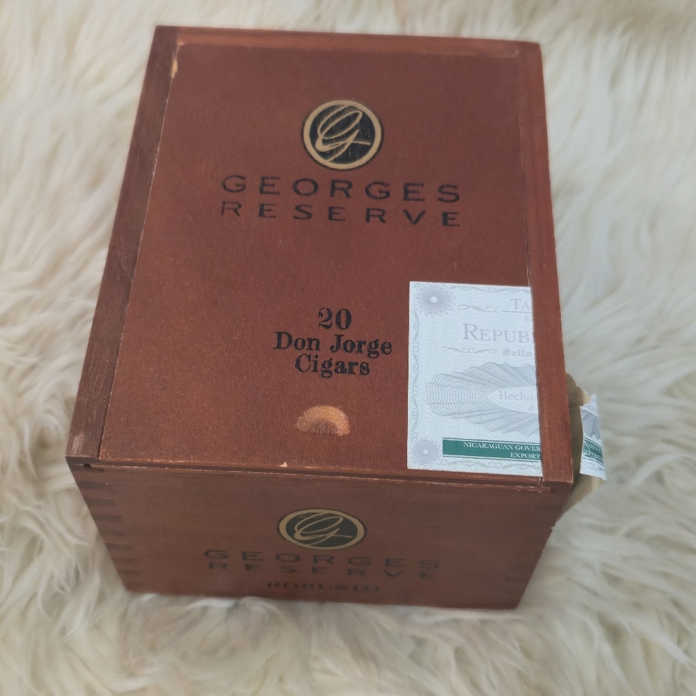 Georges Reserve Robusto Wooden Cigar Box